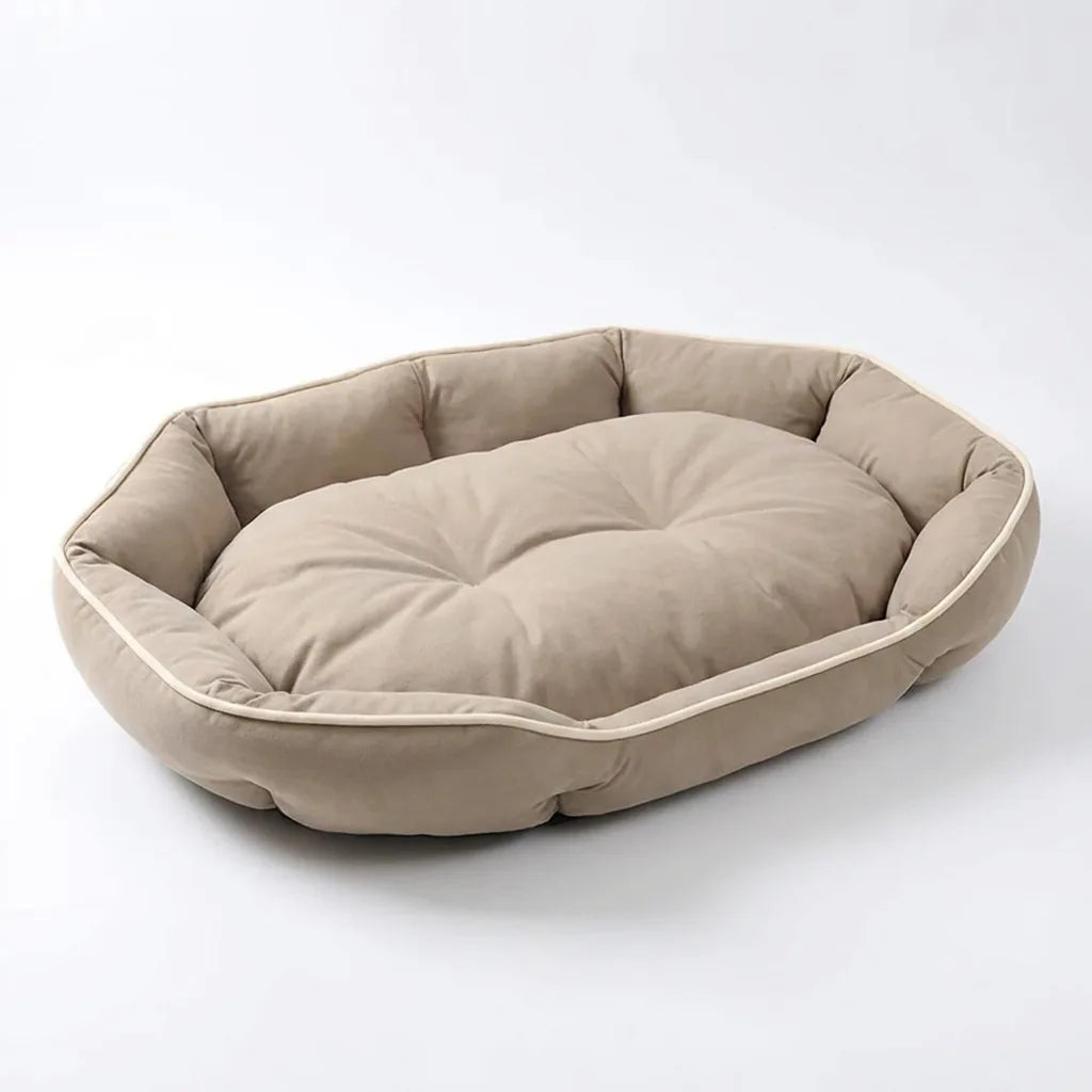 Divano cuccia beige per cani grandi, comfort invernale